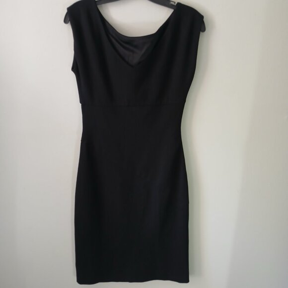 Diane Von Furstenberg Women's Sleeveless Black Dress with Ruching Size 6 V-Back - Picture 13 of 15
